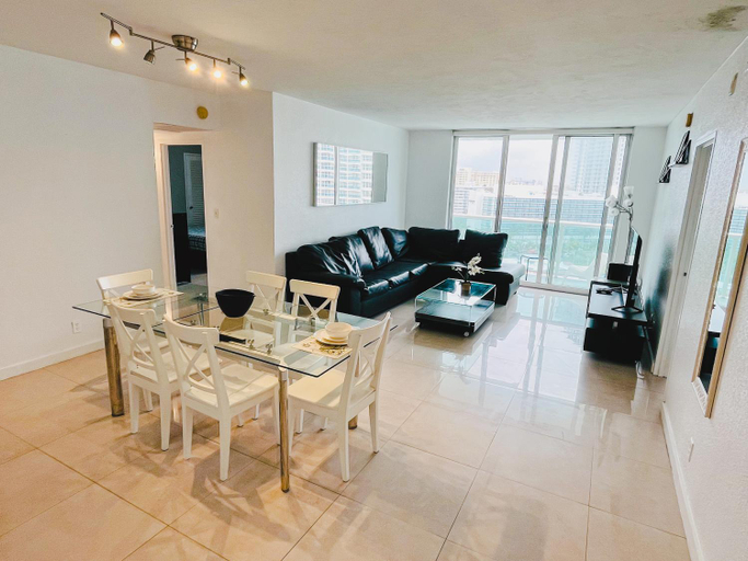 Dining Room 17