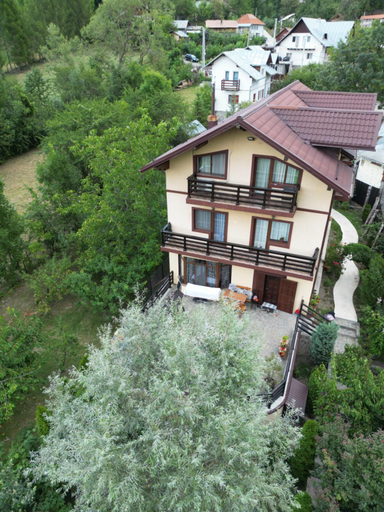 Others 2, Casa Bunicii Comarnic, Comarnic