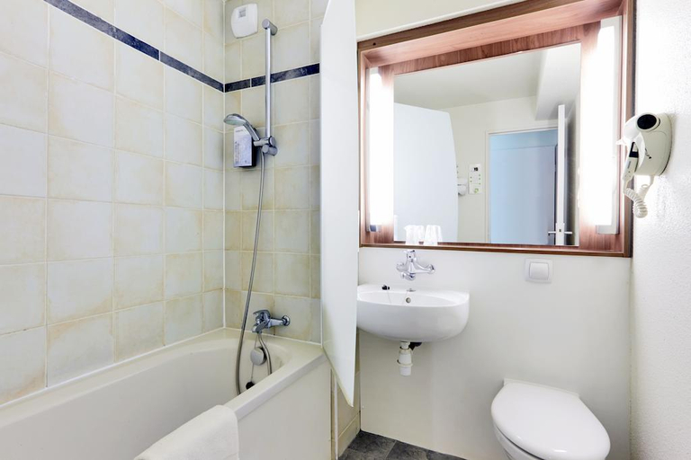 Bathroom 4, Campanile Paris Est - Porte De Bagnolet, Seine-Saint-Denis