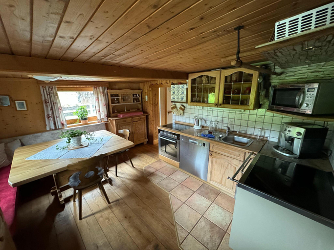 Food & Drinks 5, Chalet near Passthurn Ski Area Kitzbuhel, Zell am See