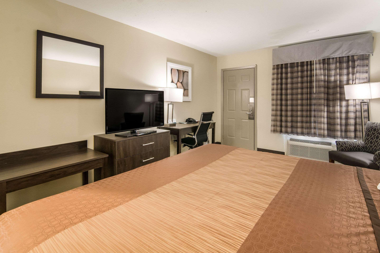 Bedroom 3, Quality Inn & Suites Dallas - Cityplace, Dallas