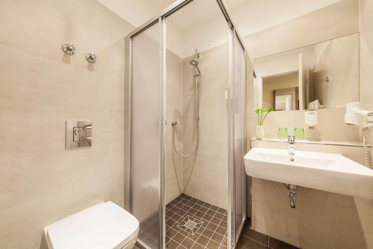 Bathroom 5, Hotel Aldea Berlin Centrum, Berlin