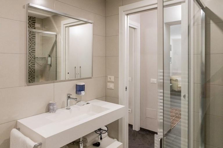 Bathroom 4, Giulietta E Romeo Hotel, Verona