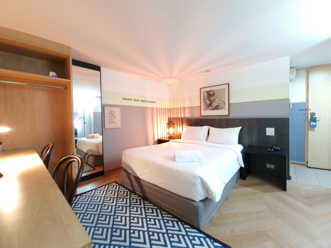 Others 4, Somewhere to Escape - Hometel, Bang Rak