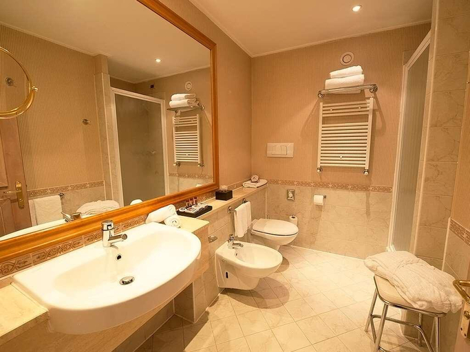 Bathroom 4, Shg Hotel de la Ville, Vicenza