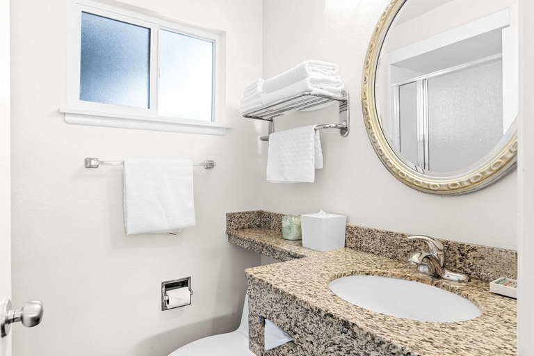 Bathroom 4, Best Western Garden Inn, Sonoma