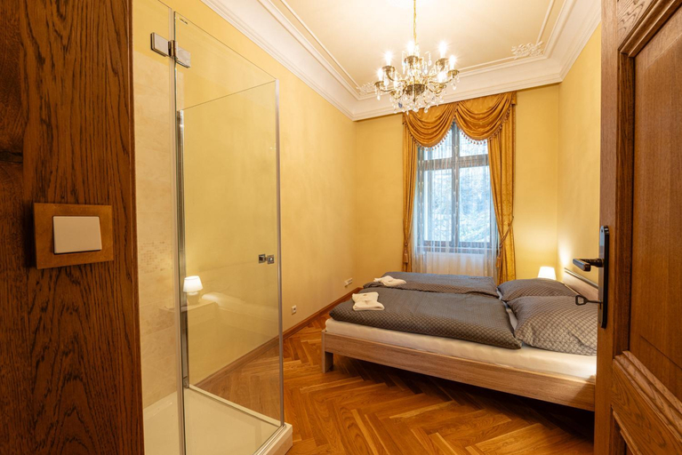 Bedroom 2, Zlaty Pelikan Apartments, Karlovy Vary