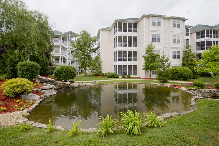Exterior & Views