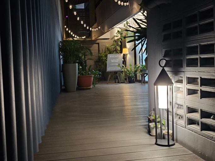 Others 3, Somewhere to Escape - Hometel, Bang Rak