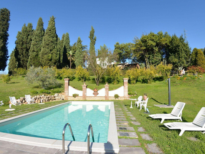 Sport & Beauty 2, Villa in Uzzano with Private Pool Garden, Pistoia