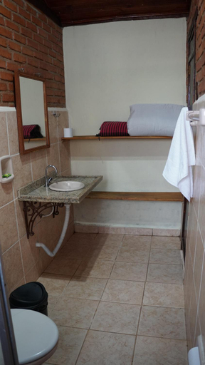 Bathroom 3, Chales Ouro de Minas, Lima Duarte