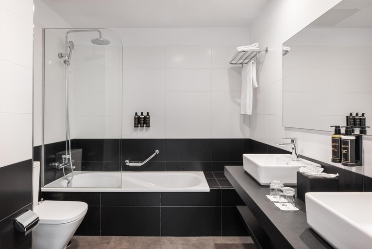 Bathroom 2, Hesperia Peregrino, A Coruña