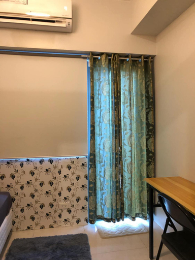 Others 3, 1br with balcony 30flr T4, Quezon City