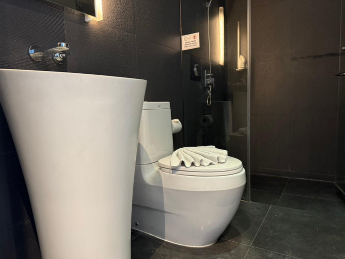 Bathroom 4