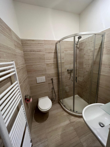 Others 5, Apartmany Soukenicka, Praha 7