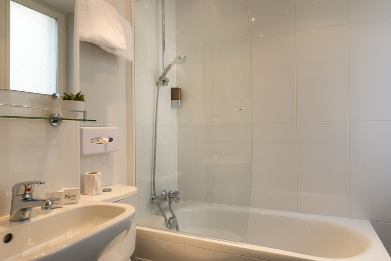 Bathroom 4, Hotel Sookie, Paris