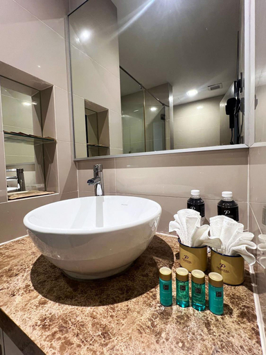 Bathroom 10
