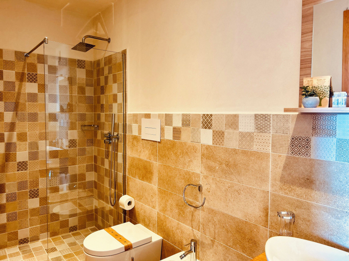 Bathroom 4, Alencio Panorama Residence, Trapani