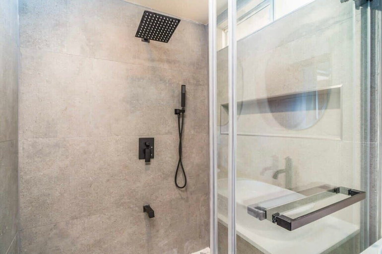 Bathroom 5, @marbella Lane - Charming Tranquil Hideaway, San Bernardino