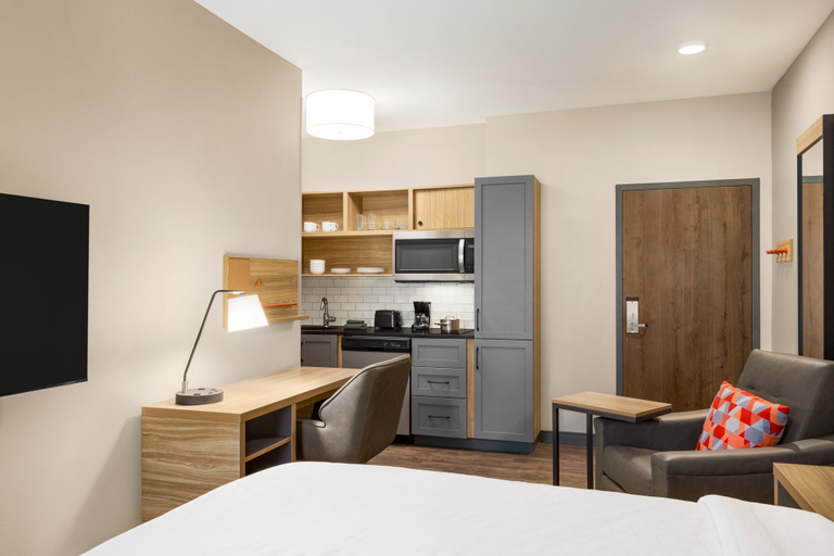 Candlewood Suites BESSEMER – BIRMINGHAM SW - Tap to explore photos