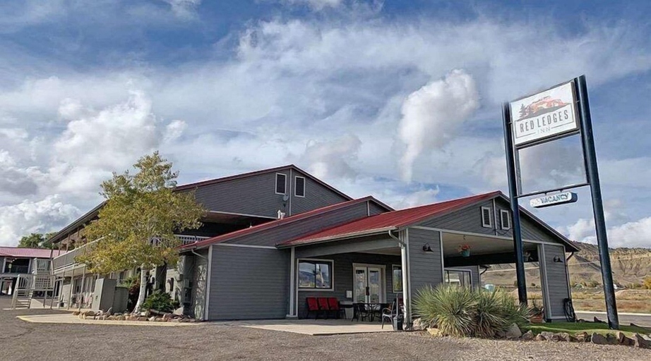 Exterior & Views, Red Ledges, Garfield