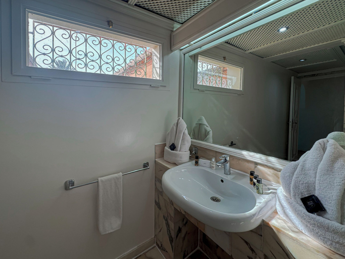 Bathroom 2, Luxurious Duplex in a Peaceful Resort, Marrakech