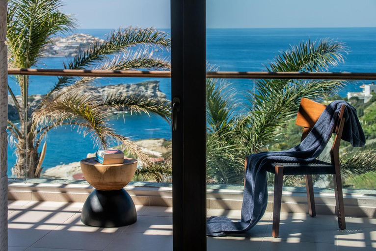 Others 4, Alpha House in Crete, Crete