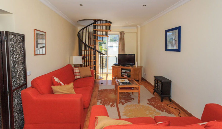 Room 2, 6a Fabrica Velha Beautiful House Pool Walking, Lagoa