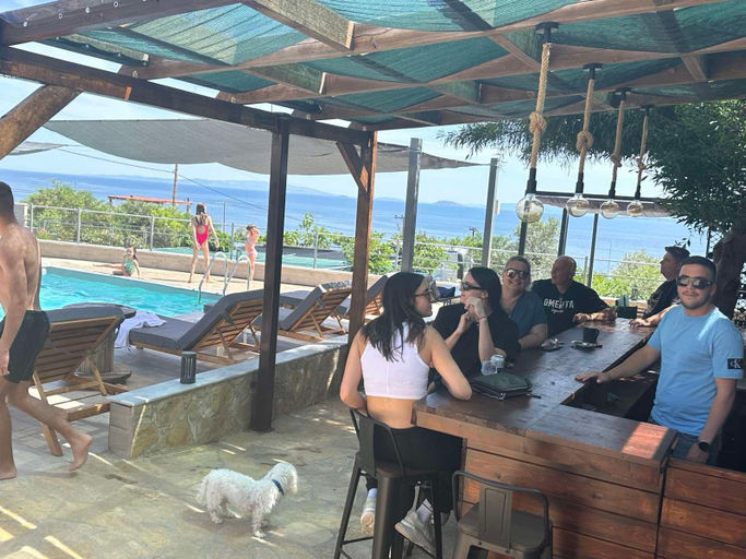 Food & Drinks 3, Magic View 4U, Attica