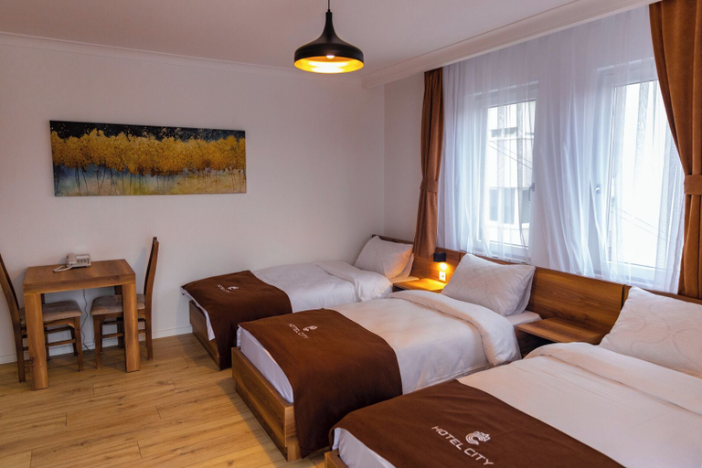 Others 5, Hotel City Star, Priština