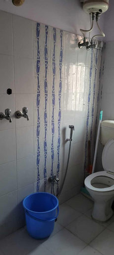 Bathroom 4, Raahi homestay, Jaipur