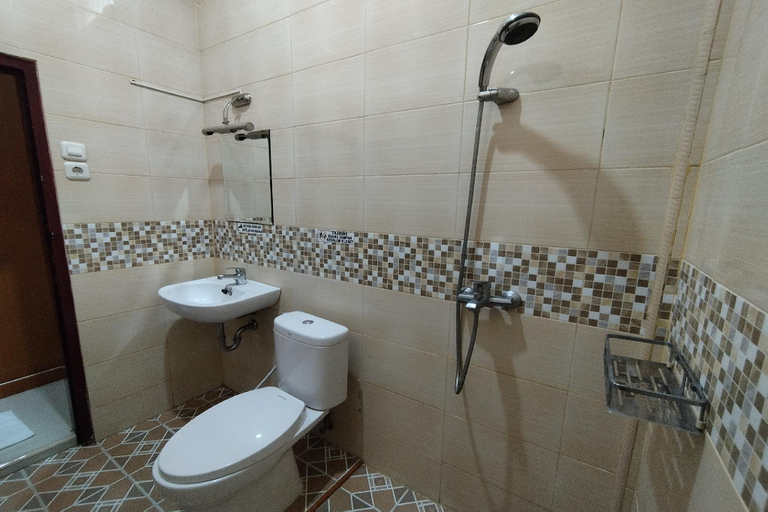 Bathroom 28
