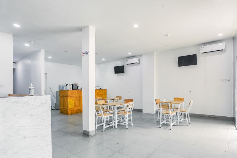 Dining Room 5, RedDoorz @ Seindo Hotel Medan, Medan