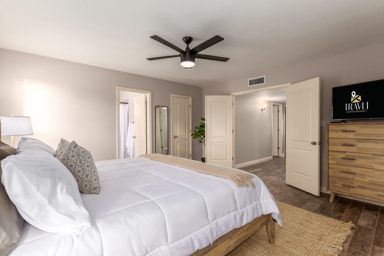 Room 4, Obispo Modern Oasis With Heated Pool and BBQ, Maricopa