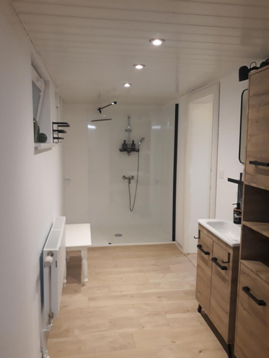 Bathroom, Les Hortensias, Haut-Rhin