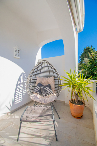 Room 4, 99 ADM Casa Mendes Fabulous Townhouse With Share, Lagoa