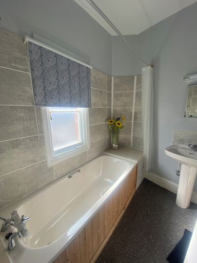 Bathroom 3, Stokesay inn and b and b, Shropshire
