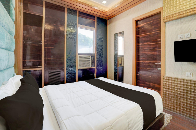 Room 5, Modern Comfort Stays at Swarop Nagar Kanpur, Kanpur Nagar