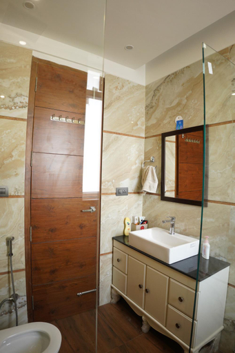 Bathroom 2, Madhukar Homestays, Panchkula