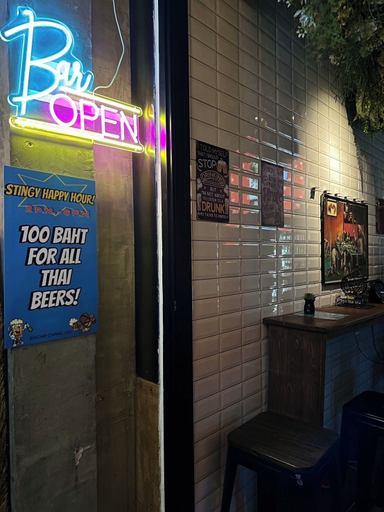 Food & Drinks 3, Stingy Hostel, Khlong Toey