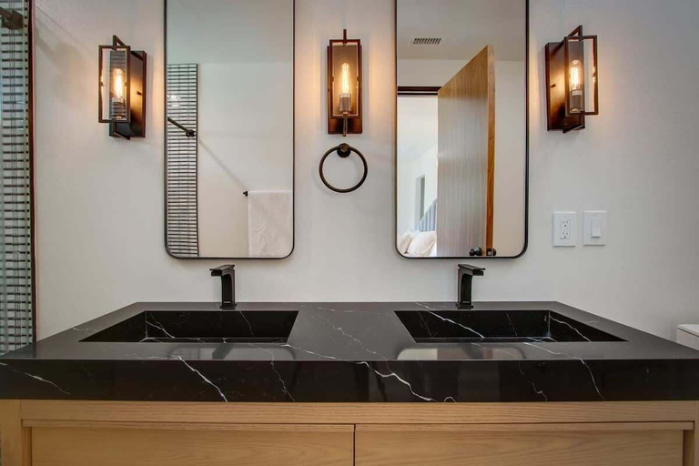 Bathroom 4, @ Marbella Lane - The Wine Mine Desert Escape, San Bernardino