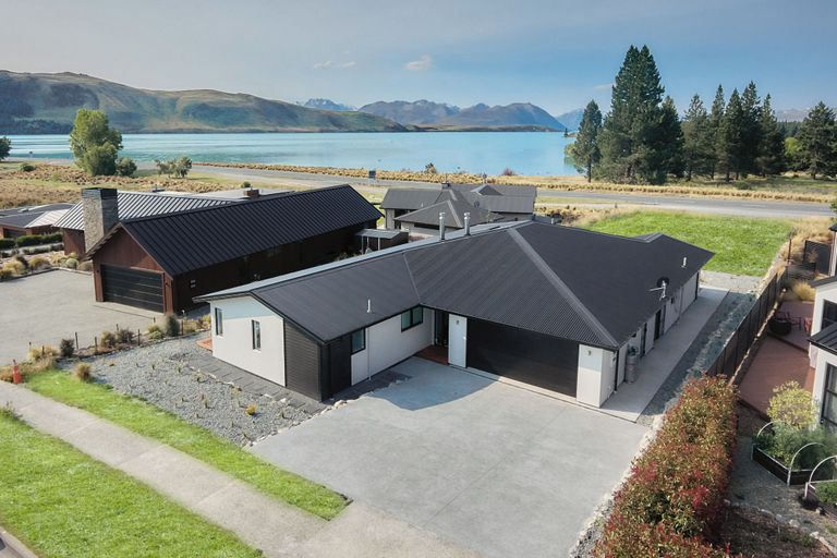 Exterior & Views, Alice Garden, Mackenzie