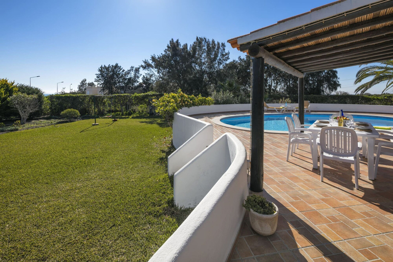 Room 2, Casa Ryder Casa Ryder Short Walk From Marinha b, Lagoa