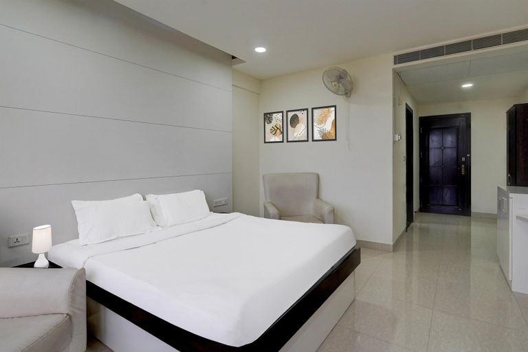 Room 2, Poolside Retreat Near Sathyabama Chennai, Kancheepuram
