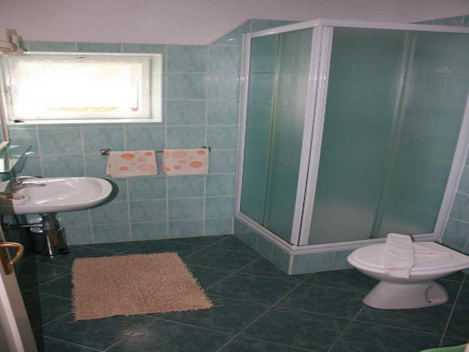 Bathroom 3, Apartments Paloc - Bungalow with Garden view, Bol