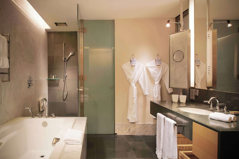 Bathroom 5, Hilton Kuala Lumpur, Kuala Lumpur