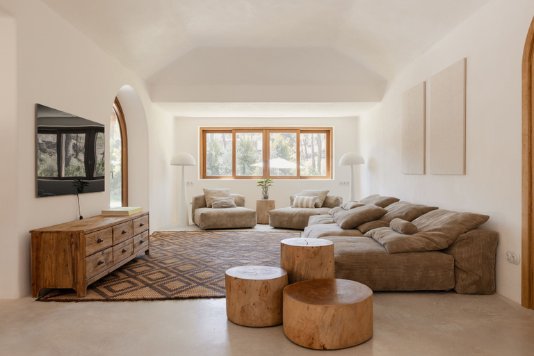 Room 4, Elysian Villa by Cadenzalux, Almada