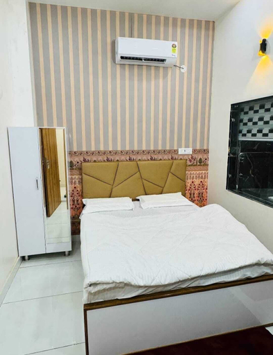 Bedroom 2, R3 HOTEL, Sonipat