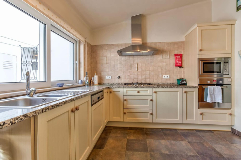 Room 5, Casa Thea Family Villa With Private Heated Swimm, Lagoa