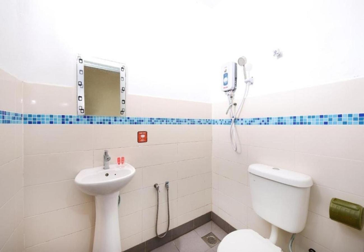 Bathroom 4, Hotel Iskandar, Perak Tengah